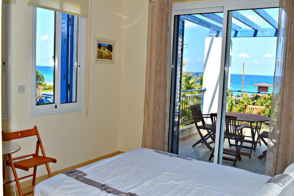 Latchi Beach Front Villa - Private Heated Pool - Amazing Uninterrupted Sea Views Polis Ngoại thất bức ảnh