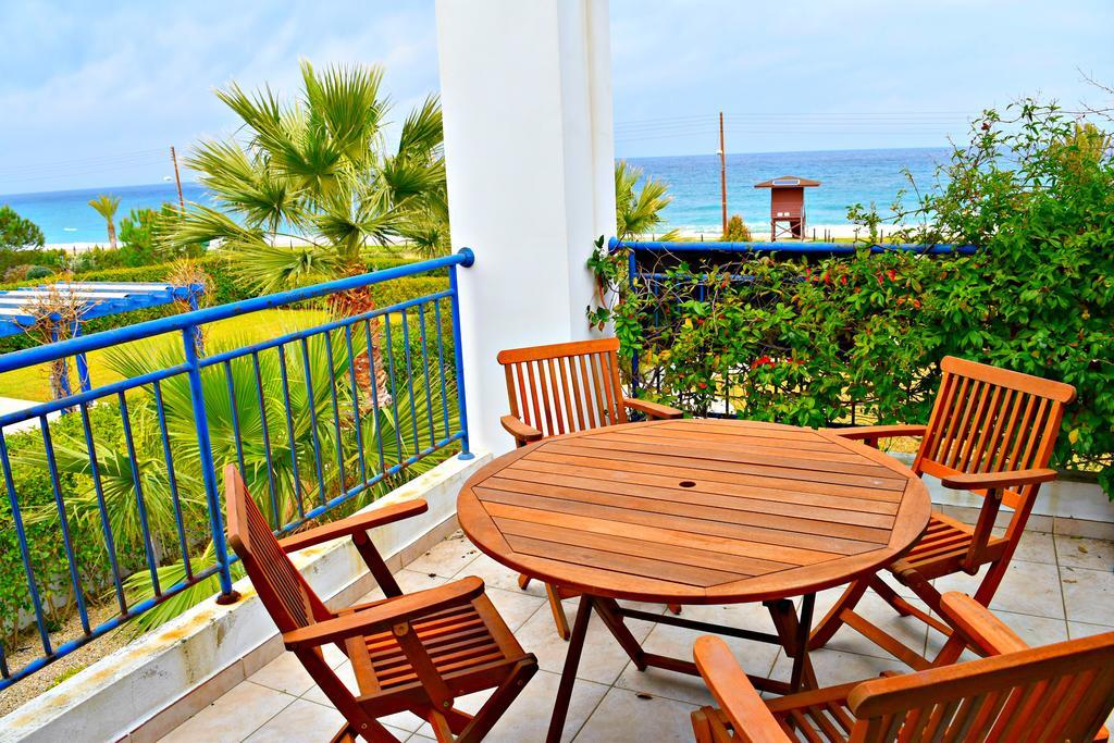 Latchi Beach Front Villa - Private Heated Pool - Amazing Uninterrupted Sea Views Polis Ngoại thất bức ảnh