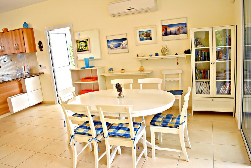 Latchi Beach Front Villa - Private Heated Pool - Amazing Uninterrupted Sea Views Polis Ngoại thất bức ảnh