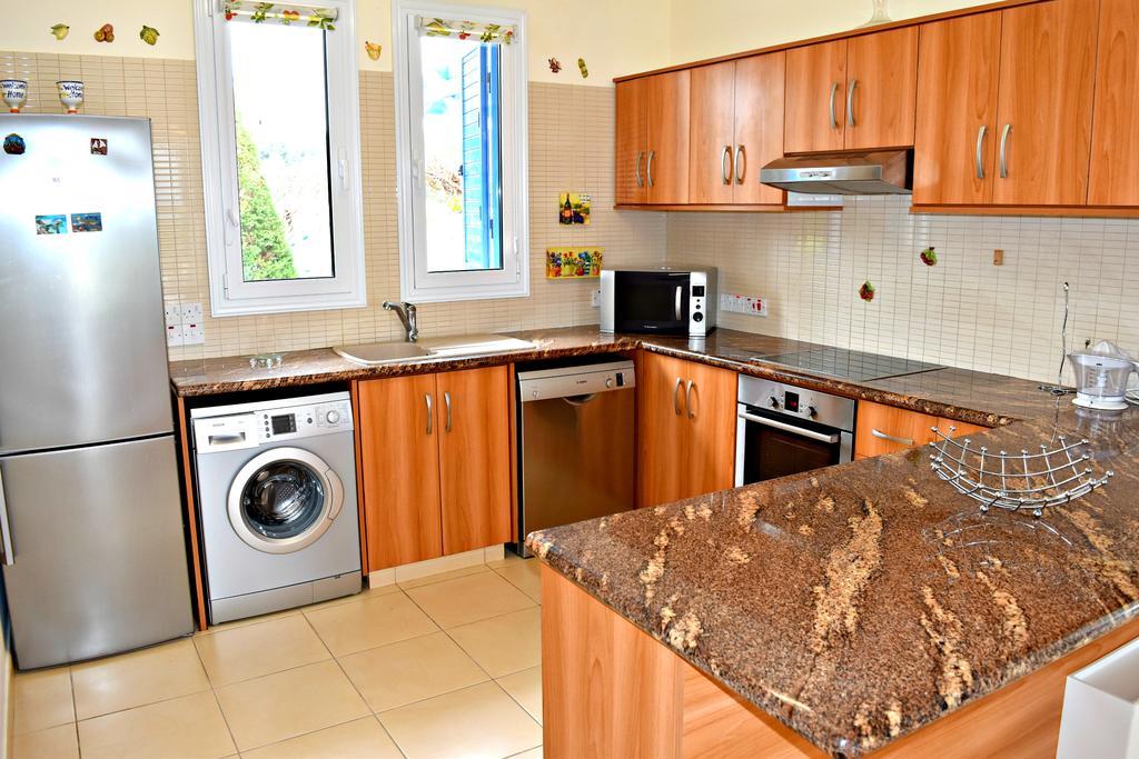 Latchi Beach Front Villa - Private Heated Pool - Amazing Uninterrupted Sea Views Polis Ngoại thất bức ảnh