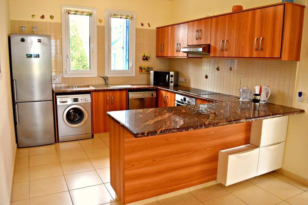Latchi Beach Front Villa - Private Heated Pool - Amazing Uninterrupted Sea Views Polis Ngoại thất bức ảnh