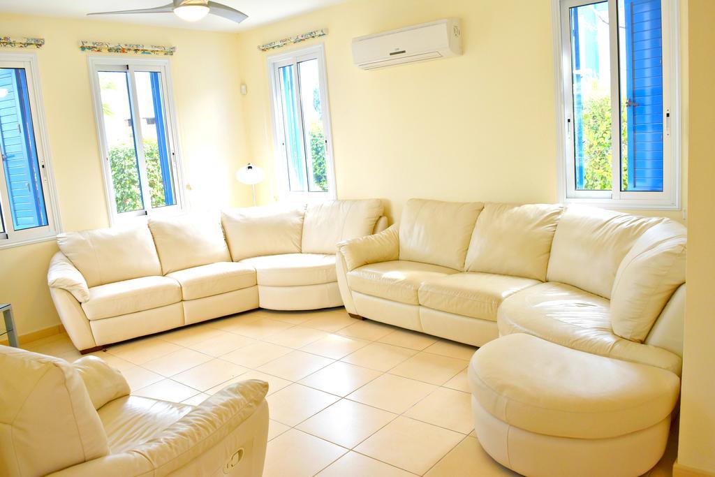 Latchi Beach Front Villa - Private Heated Pool - Amazing Uninterrupted Sea Views Polis Ngoại thất bức ảnh