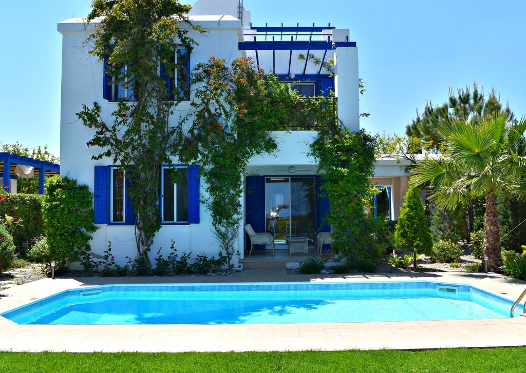 Latchi Beach Front Villa - Private Heated Pool - Amazing Uninterrupted Sea Views Polis Ngoại thất bức ảnh