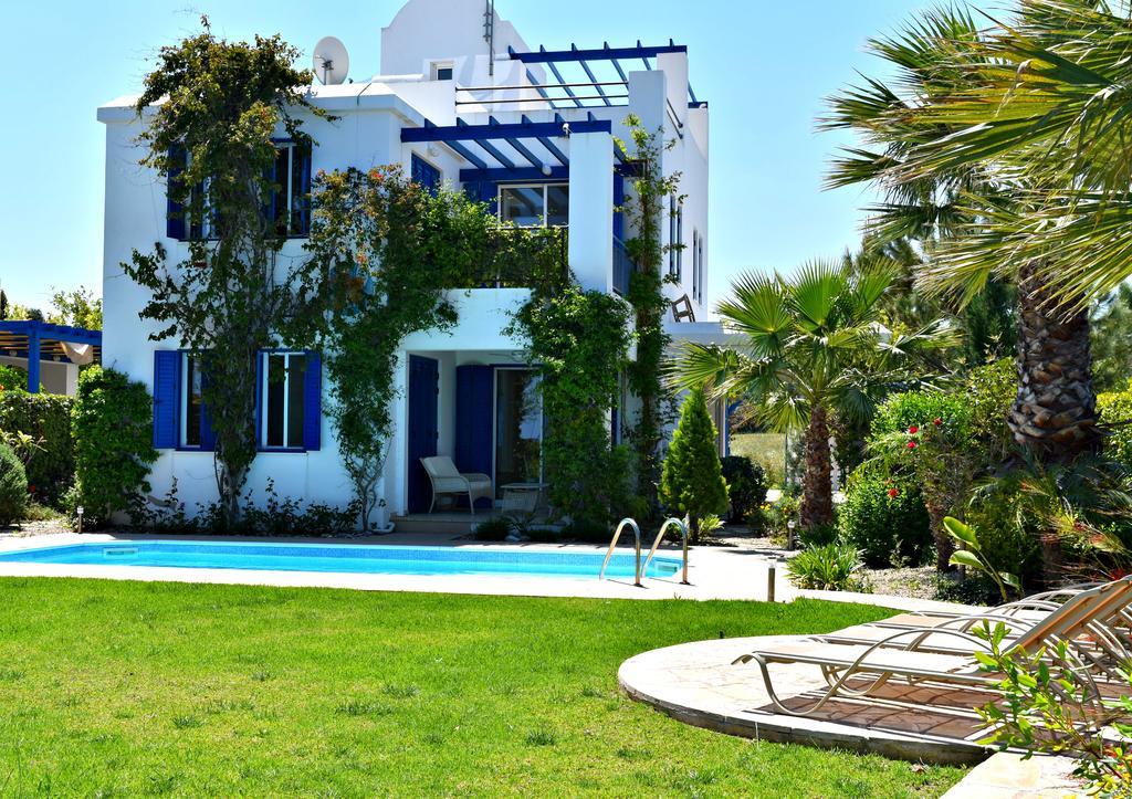 Latchi Beach Front Villa - Private Heated Pool - Amazing Uninterrupted Sea Views Polis Ngoại thất bức ảnh