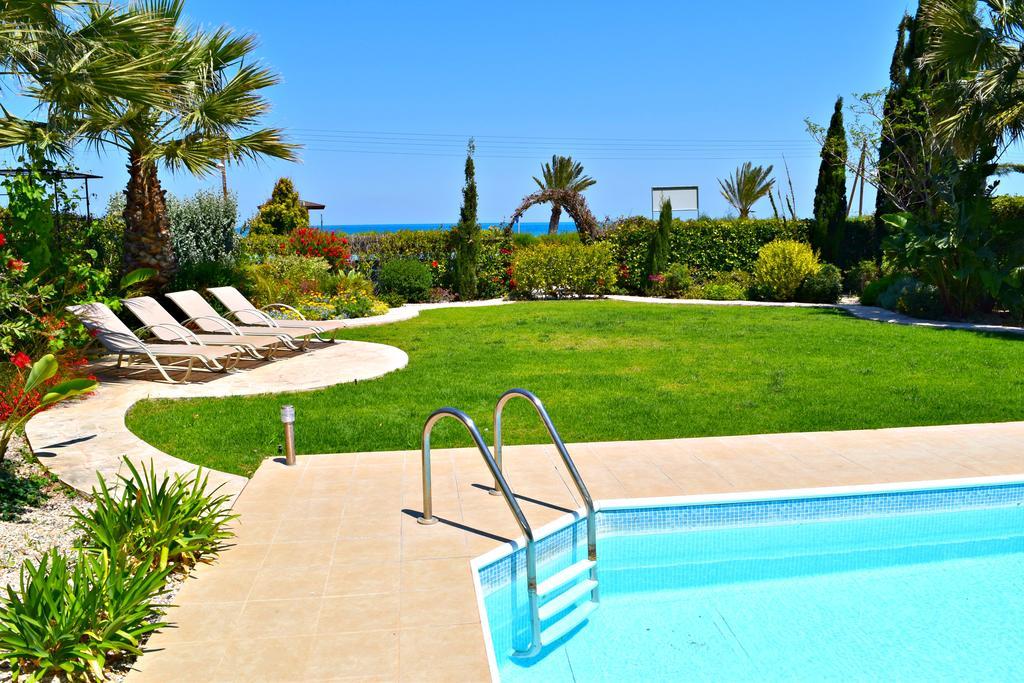 Latchi Beach Front Villa - Private Heated Pool - Amazing Uninterrupted Sea Views Polis Ngoại thất bức ảnh